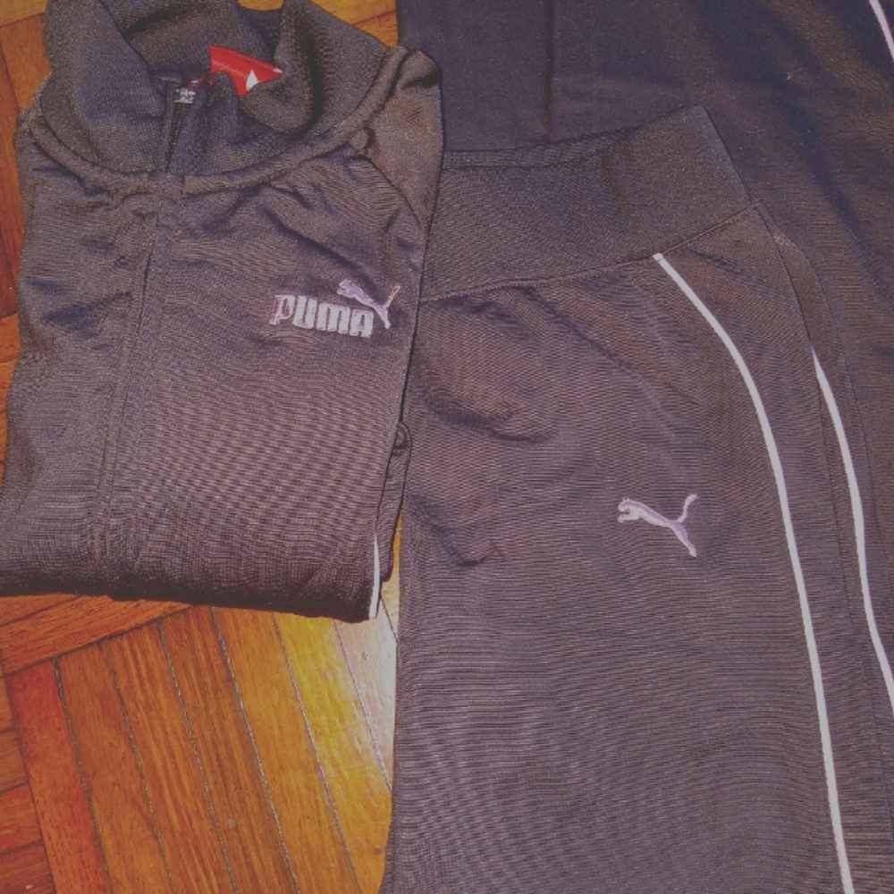 A set of puma sports sweater and pants